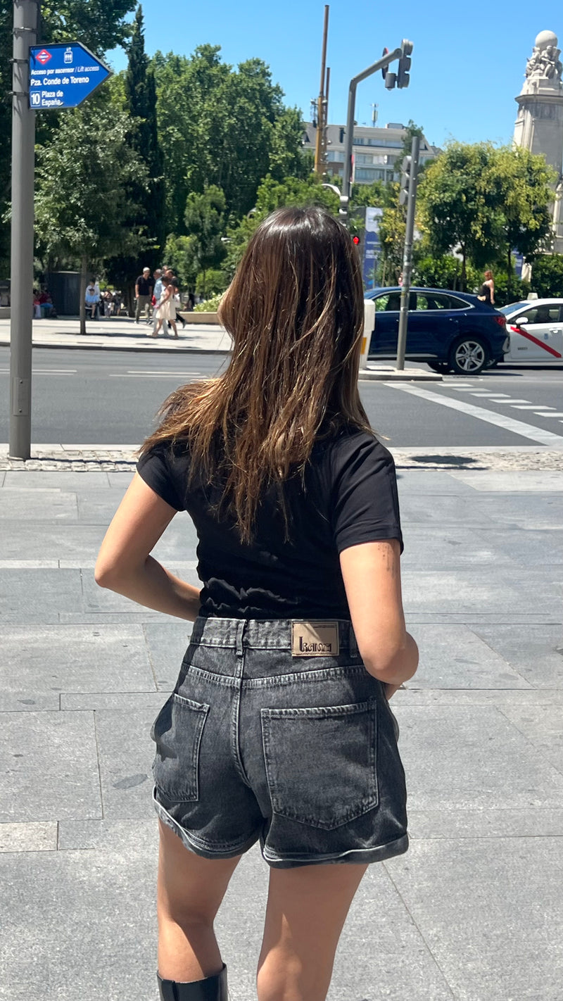 Oversized Shorts in Black