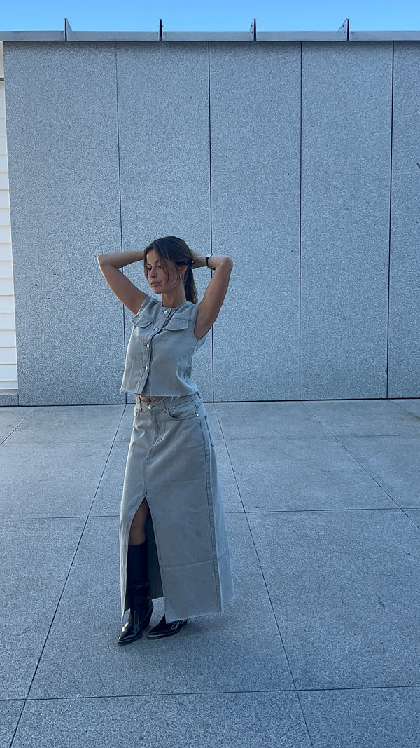 Slate Front Slit Skirt In Grey