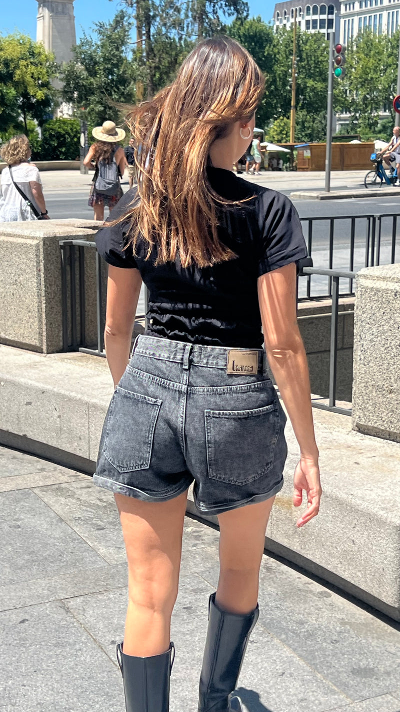 Oversized Shorts in Black