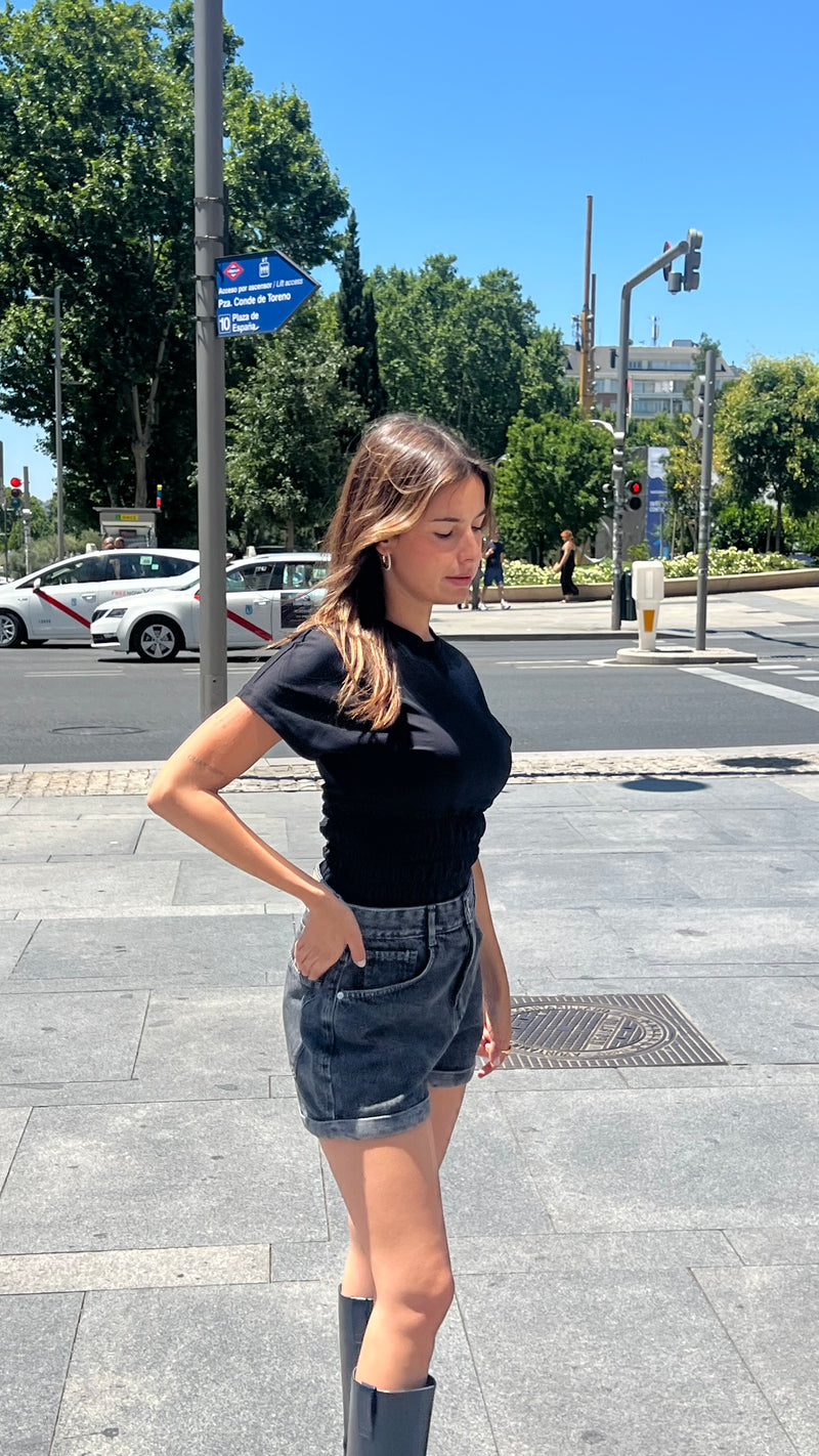 Oversized Shorts in Black