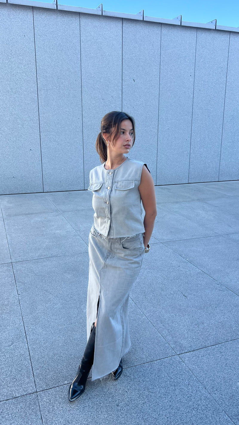Slate Front Slit Skirt In Grey